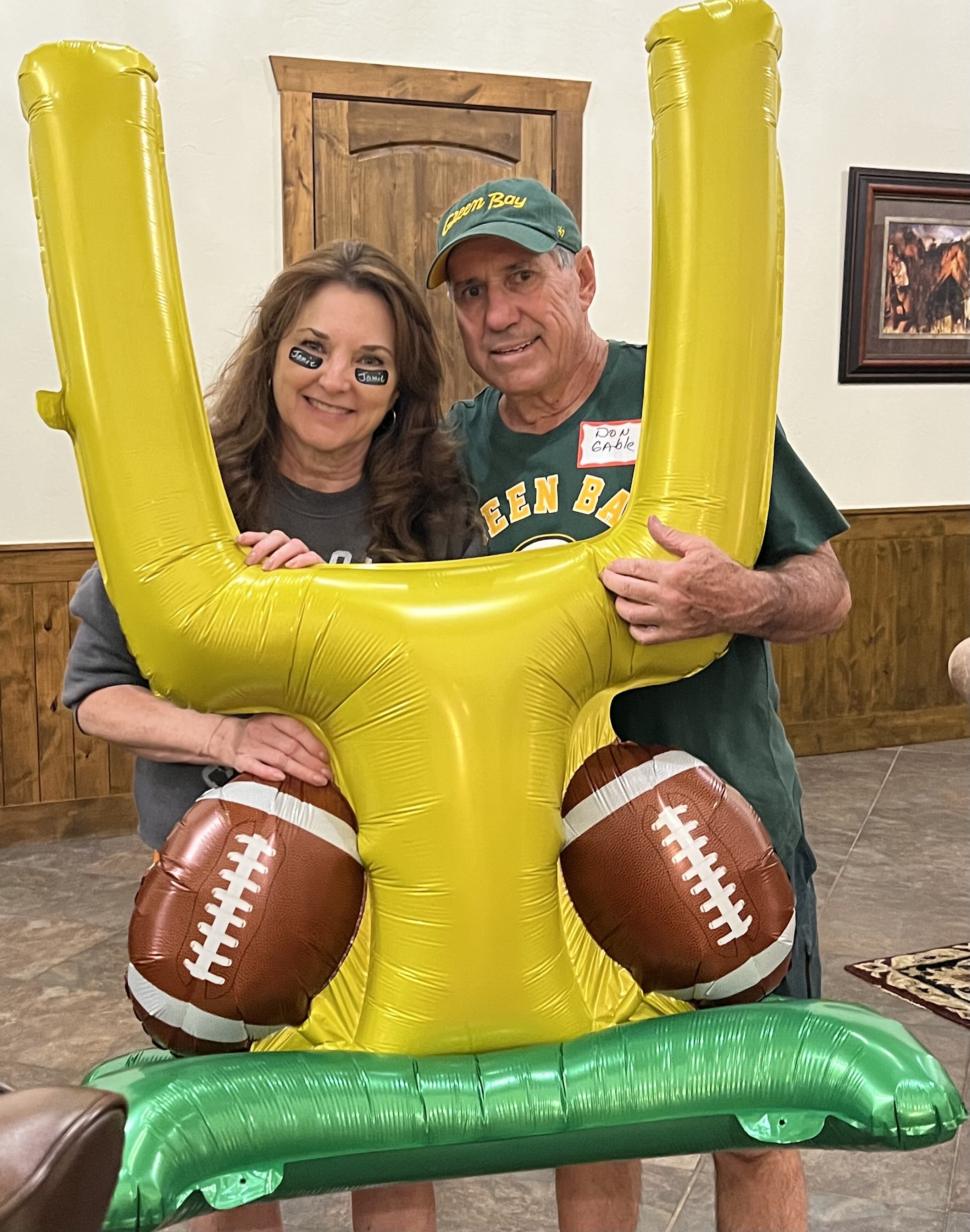 Hosts: Don & Jamie Gable