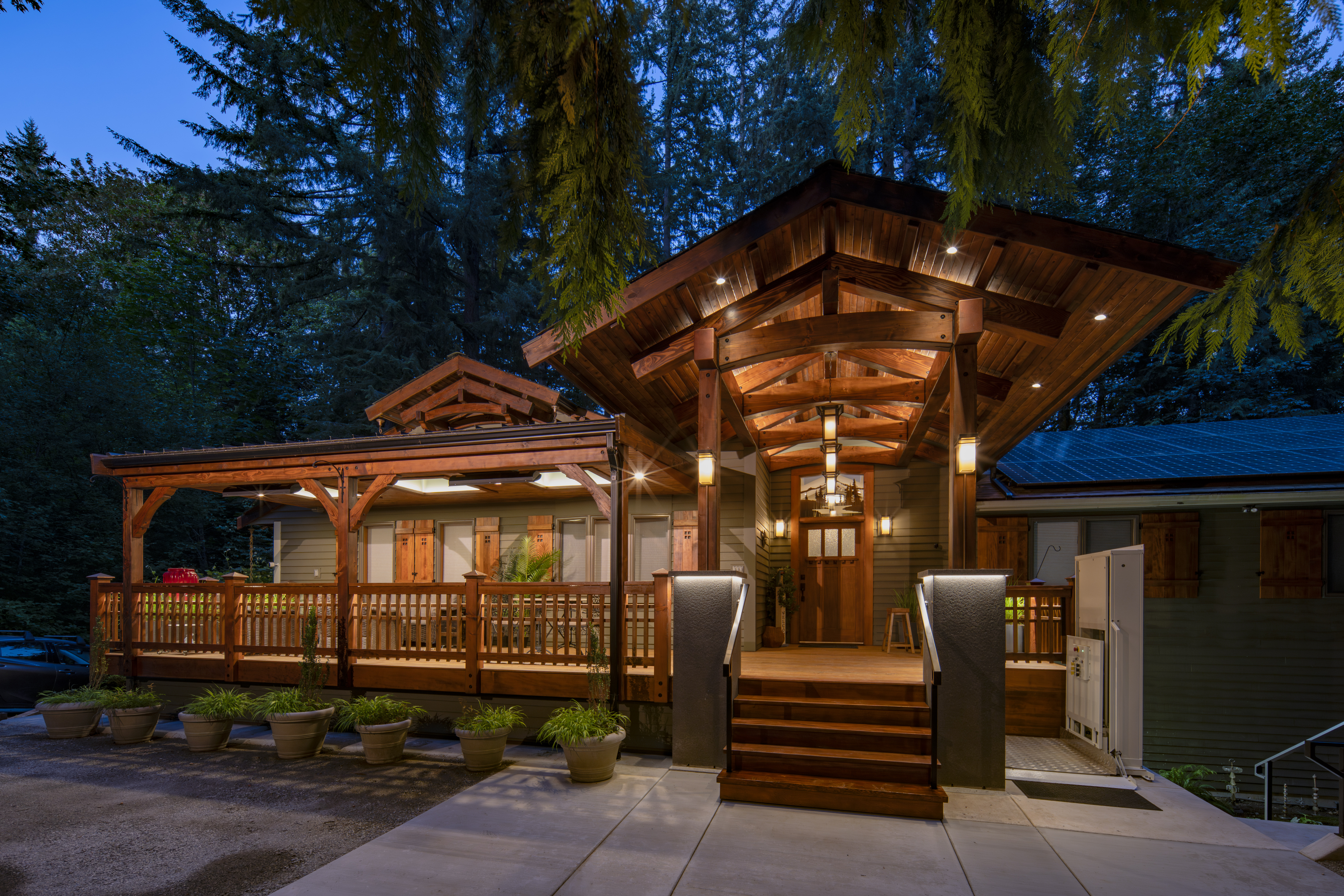 Photo by Mike Nakamura