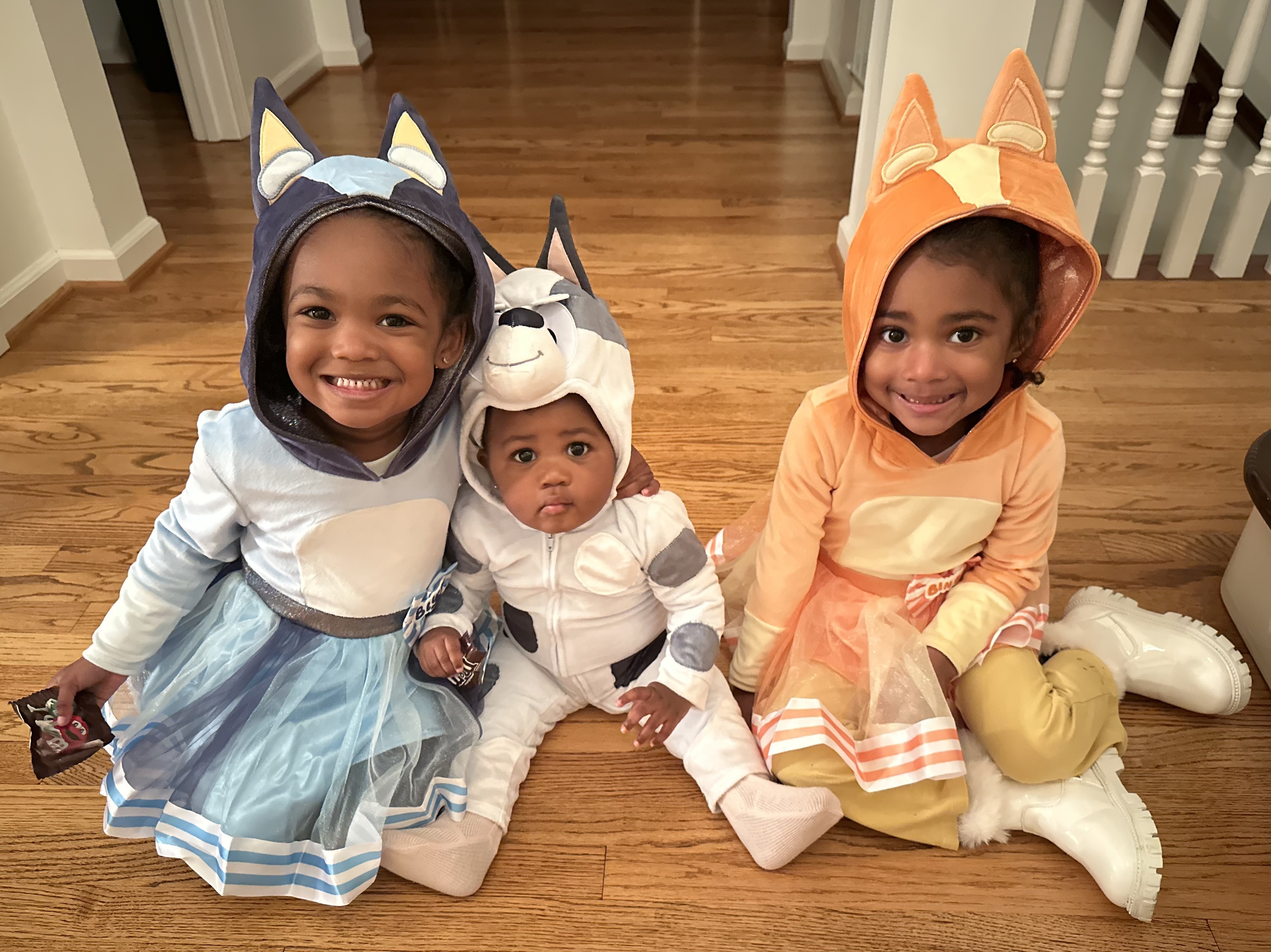 The Asiedus (Wildhorse), Imani as Bingo, Rylee as Bluey & Camryn as Muffin