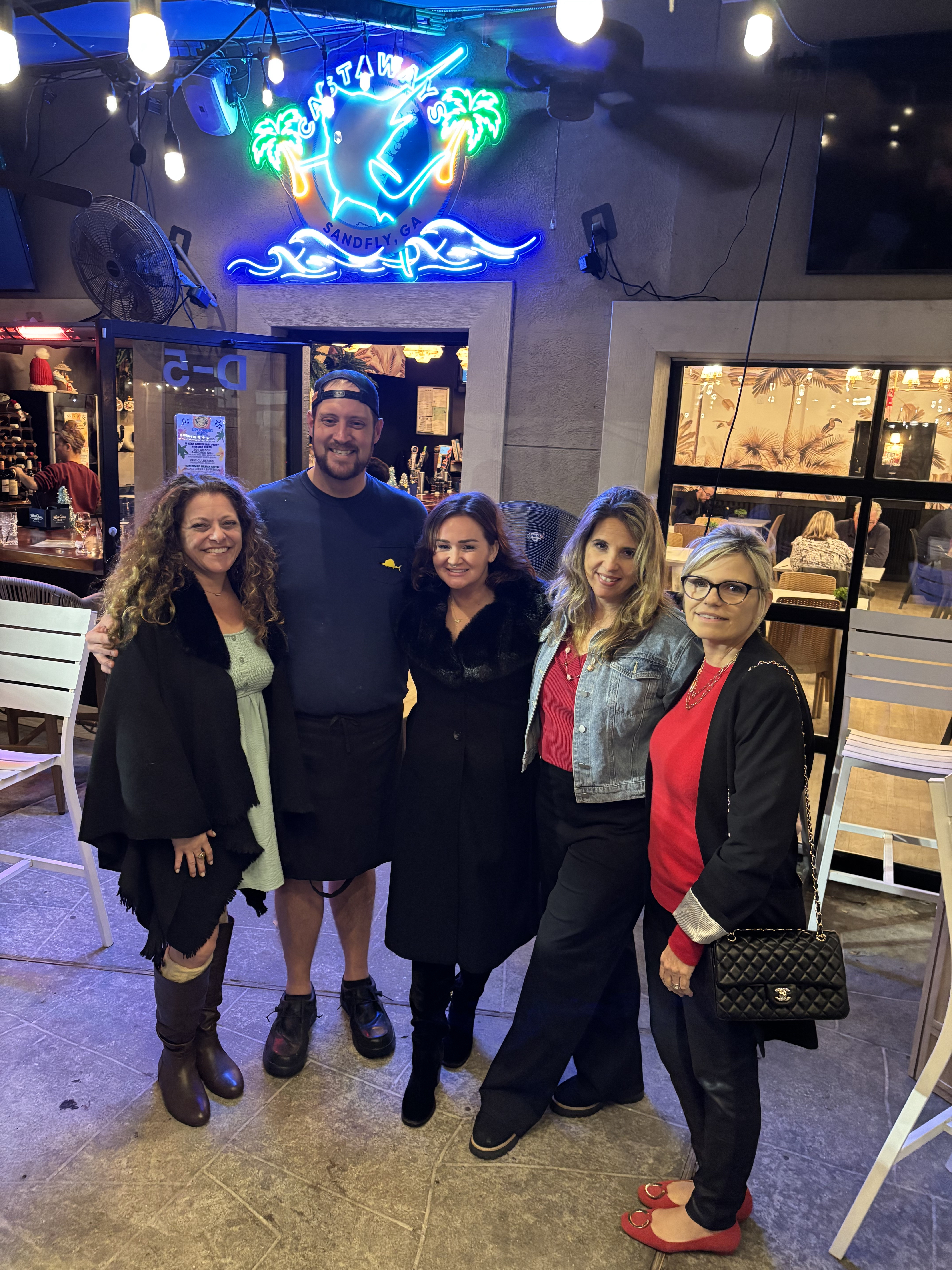 From left to right: Stroll Long Point Publisher Nicole Gross, Castaways Owner Chef Kirk Blaine, Stroll Isle of Hope Publisher Katie Cupp, Stroll Ardsley Park & Stroll Westbrook Publisher Jeannine Johnson, and Stroll Southbridge Publisher Melissa Strudgeon