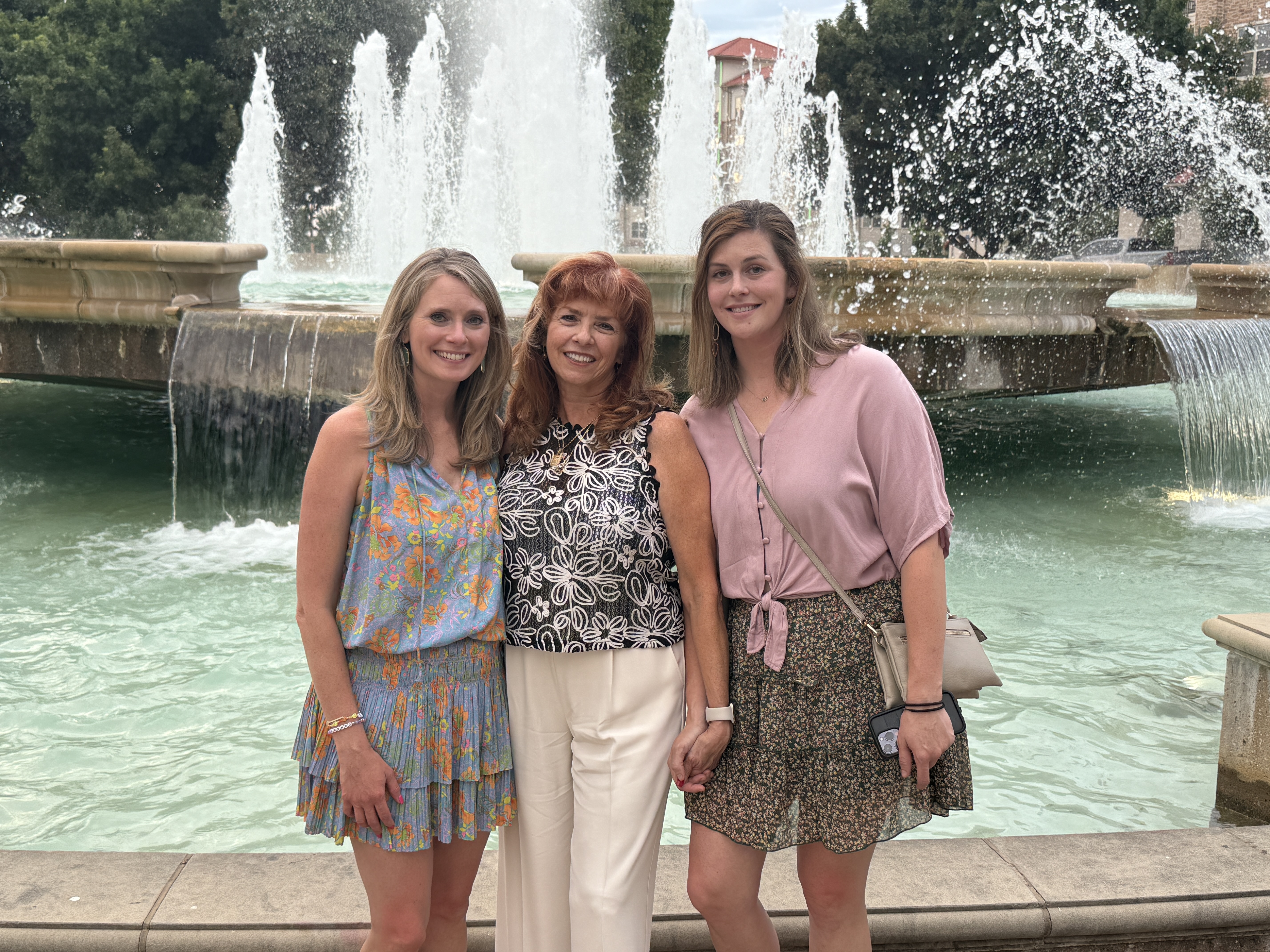 Gloria Welch with daughters, Kristen and Courtney