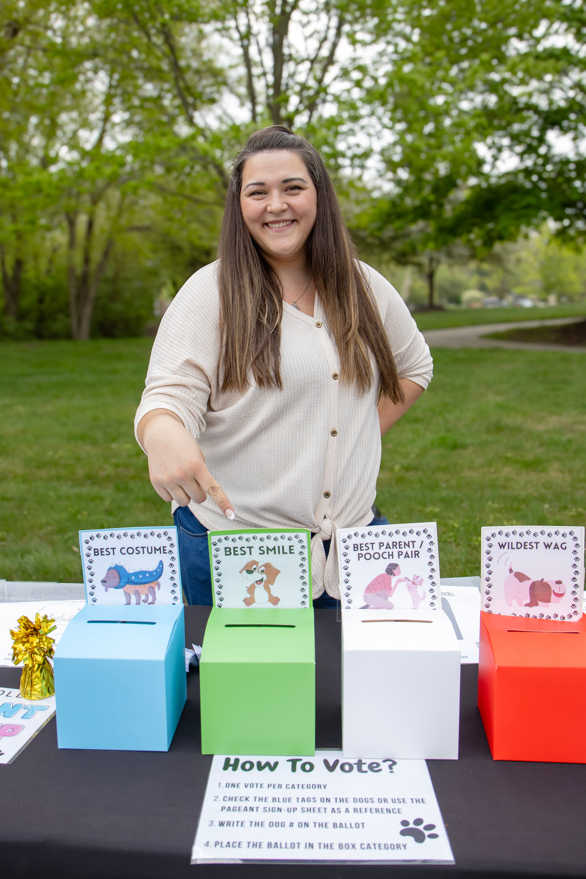 Publisher Jenni Eifler encouraging votes!